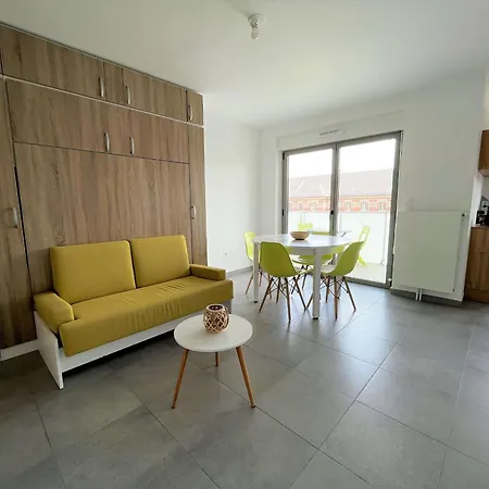 Moderne 30m² Avec Balcon Et Parking, Acces Direct Et Commerces, Entierement Equipe. - Fr-1-646-11 Berck