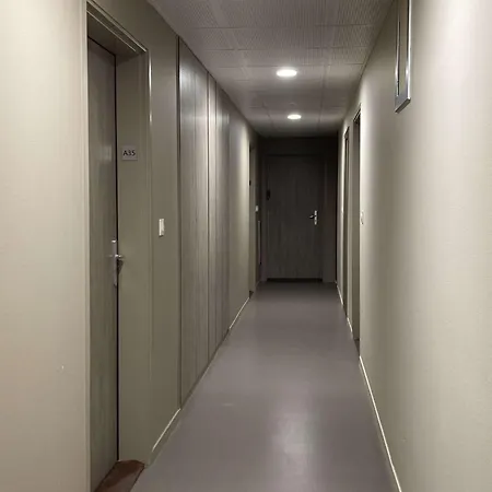 Apartment Moderne 30m² Avec Balcon Et Parking, Acces Direct Et Commerces, Entierement Equipe. - Fr-1-646-11 *