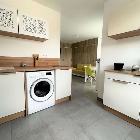 Moderne 30m² Avec Balcon Et Parking, Acces Direct Et Commerces, Entierement Equipe. - Fr-1-646-11 Berck